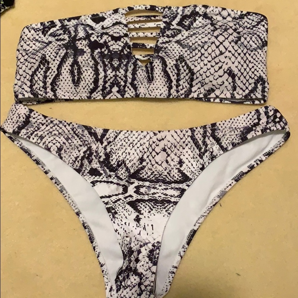 Snakeskin strapless bikini!